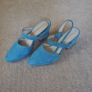 Intentionally Blank suede Robin's egg heels 9 blue
